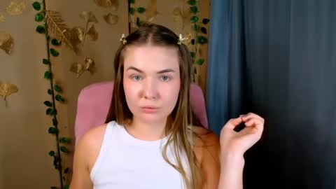 mia_lemm online show from July 3, 7:35 am