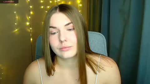 mia_lemm online show from November 17, 9:23 am