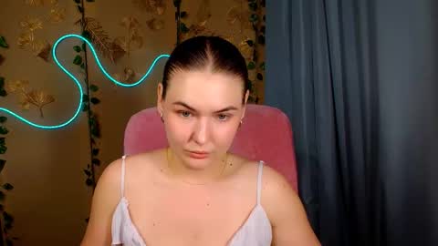 mia_lemm online show from June 9, 7:08 am