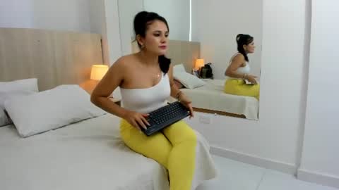Mia Mercier online show from June 11, 11:30 am