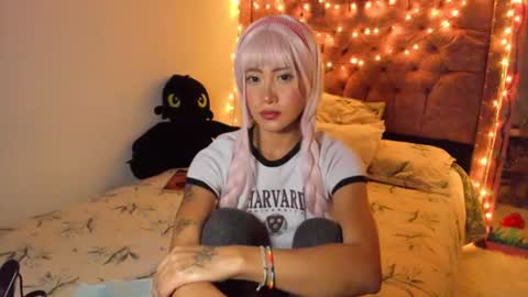 mia_miel69 online show from July 22, 3:19 am