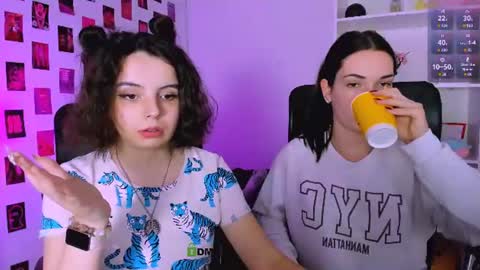 mia_mooon_ online show from July 16, 8:39 am