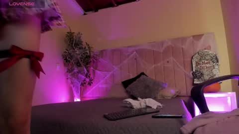 mia_mtnz02 online show from October 18, 12:26 am