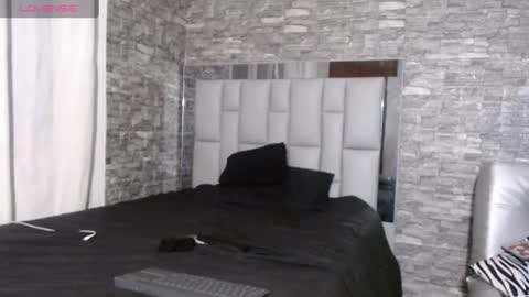 mia_nova00 online show from June 19, 11:33 pm