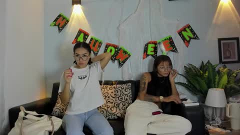 mia_petite72 online show from November 4, 10:44 pm