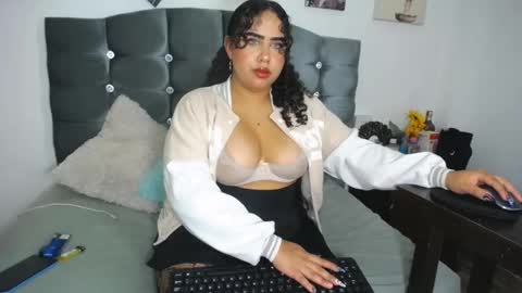 mia_pink19 online show from November 19, 2:44 am