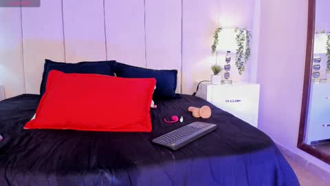 mia rousse25 online show from October 8, 3:40 pm