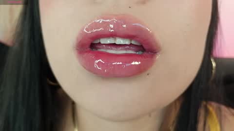Mia online show from June 8, 1:28 am