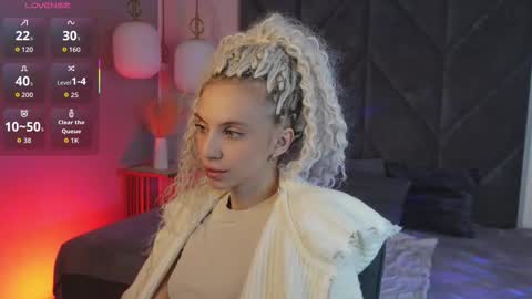 Mia online show from January 13, 6:43 am