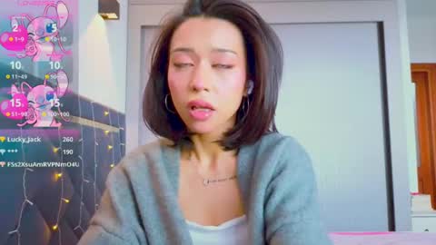 Mia online show from March 3, 6:48 am