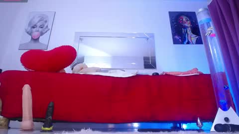 Mia  online show from February 15, 2:47 am