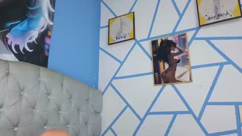 mia_thompson_0 online show from June 26, 5:29 pm
