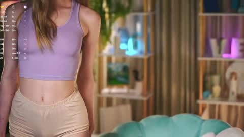 Mia online show from March 27, 4:08 pm