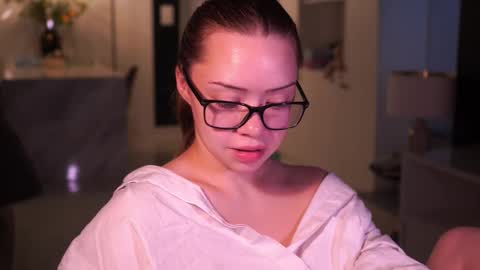 VixenMia online show from November 27, 7:49 am