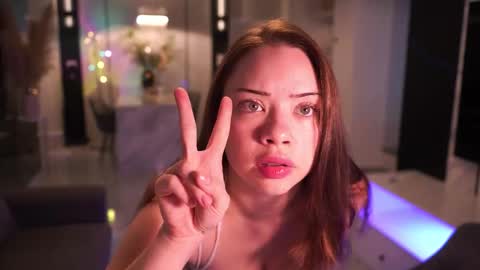 VixenMia online show from February 20, 4:01 am