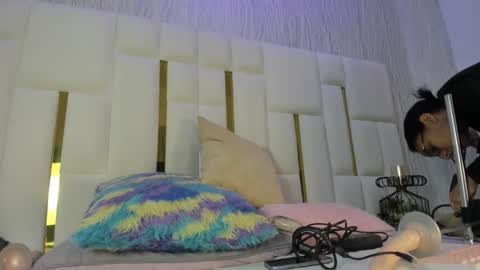mia_vy online show from March 23, 3:00 am