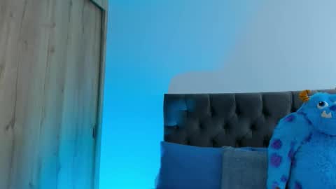    online show from November 8, 1:47 pm