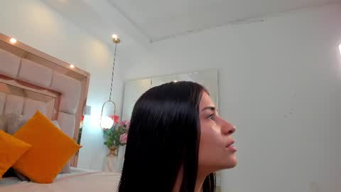 Mia  online show from June 13, 1:32 pm