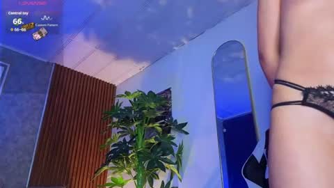 miaa_lee777 online show from July 3, 10:25 pm