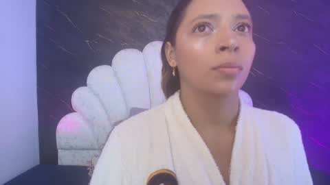 Mia online show from June 12, 12:04 pm