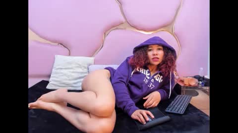miaacarterss online show from June 11, 5:38 am