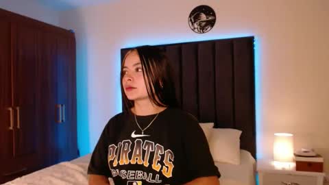 miaandnaty1 online show from September 25, 3:24 am