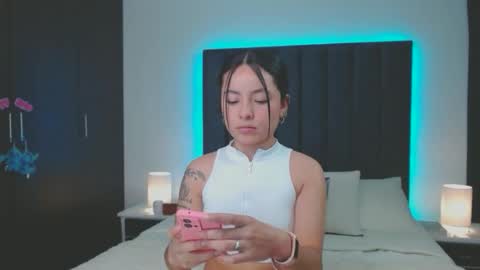 miaandnaty1 online show from January 27, 1:26 am