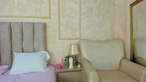 Miaasummer online show from April 7, 11:34 am