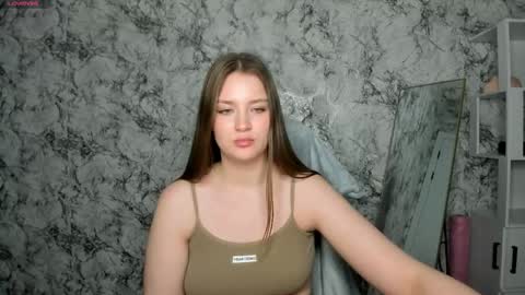 Mia online show from April 26, 7:44 pm