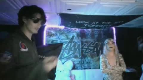 Snapshot of miaellababy chatting on October 21, 4:06 am miaellababy online show from October 21, 4:06 am