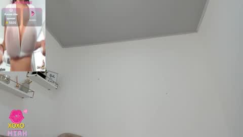 Miah Collins online show from December 2, 12:03 pm