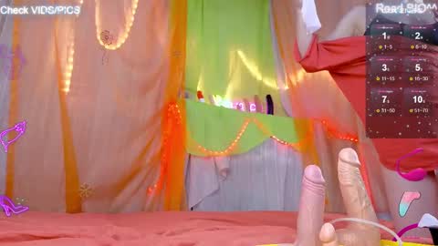 Snapshot of miakitana chatting on March 1, 4:37 am Mia online show from March 1, 4:37 am