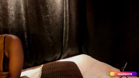 Mia online show from February 3, 2:53 am