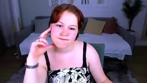 mialacrice online show from June 12, 6:40 pm