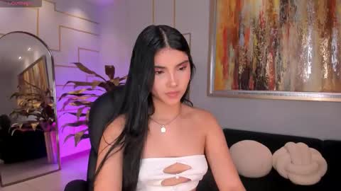 Call me Mia  online show from November 4, 7:26 pm