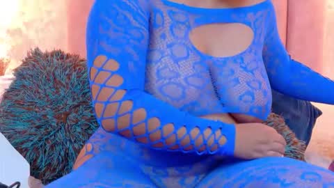 Mia online show from March 31, 3:07 am