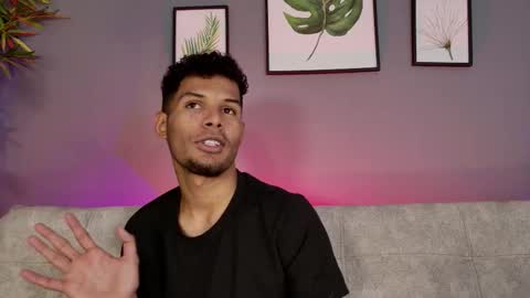 Mia online show from December 2, 7:23 pm