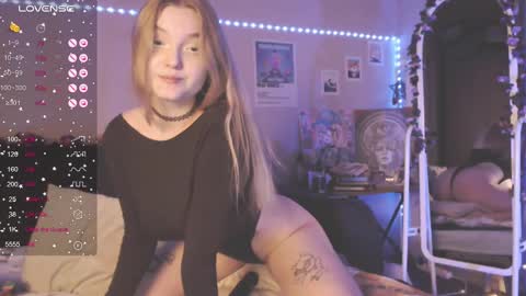 Mia online show from February 27, 4:32 pm