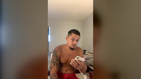 miamiclos1 online show from August 1, 9:38 pm