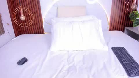 Mia  online show from February 8, 7:23 am