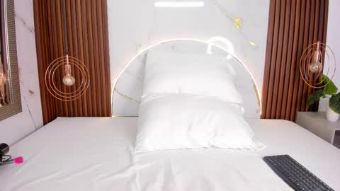 Mia  online show from September 30, 5:29 am