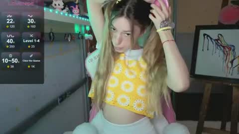 MiaMoon online show from July 25, 6:11 am