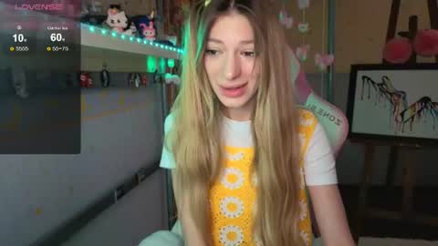 MiaMoon online show from July 27, 6:33 am