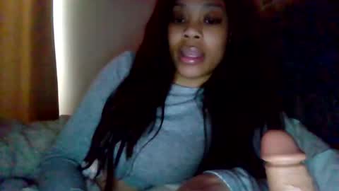 MiaMuffn online show from February 4, 2:43 pm