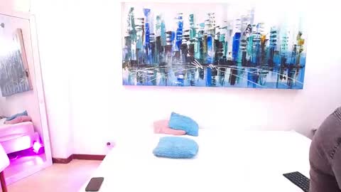 mia  online show from February 7, 4:54 pm