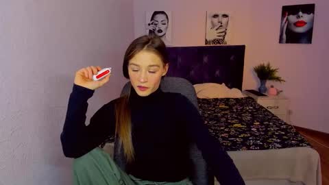 Mia online show from January 14, 5:01 pm