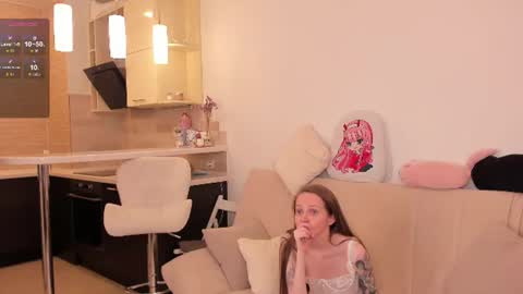 Mia online show from June 29, 8:19 pm