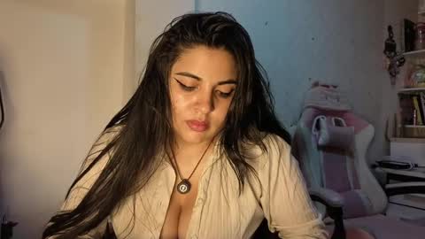 MiaHancock online show from May 18, 5:57 am