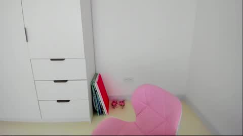 miastripdance online show from April 4, 2:02 pm