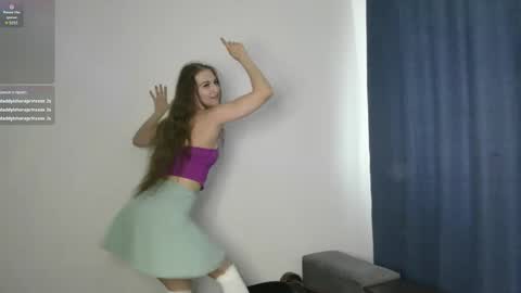Mia online show from June 5, 6:52 am